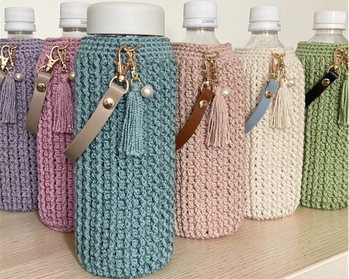 ペットボトルカバー　青い薔薇　本革持ち手付き　ハンドメイド 932a0d582aa8950d7fa614ae775d40