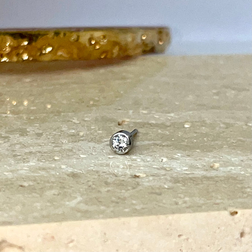天然ダイヤモンドピアス 片耳0.15ct つけっぱなしOK 約3.5㎜の