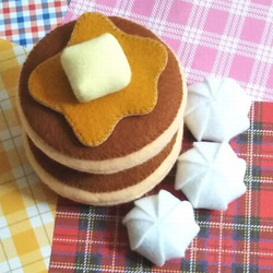 フェルト ままごと★ミニ ホットケーキ（パンケーキ）★バター＆シロップ 1枚目の画像