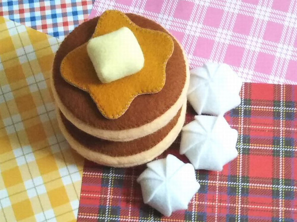 フェルト ままごと★ミニ ホットケーキ（パンケーキ）★バター＆シロップ 1枚目の画像