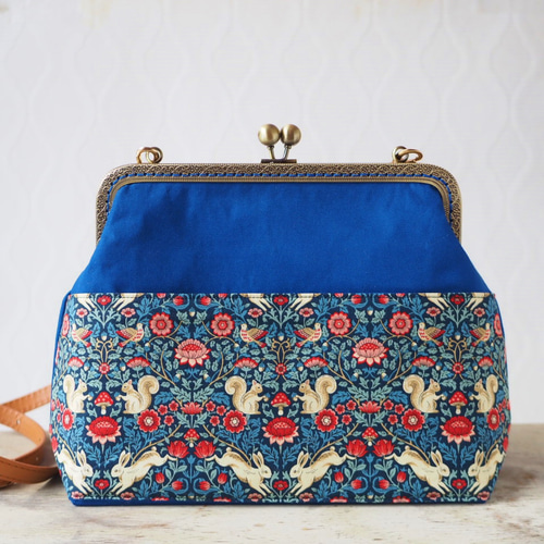 ウサギとリスのがま口バッグ/ショルダーバッグ/がま口ショルダーバッグ  