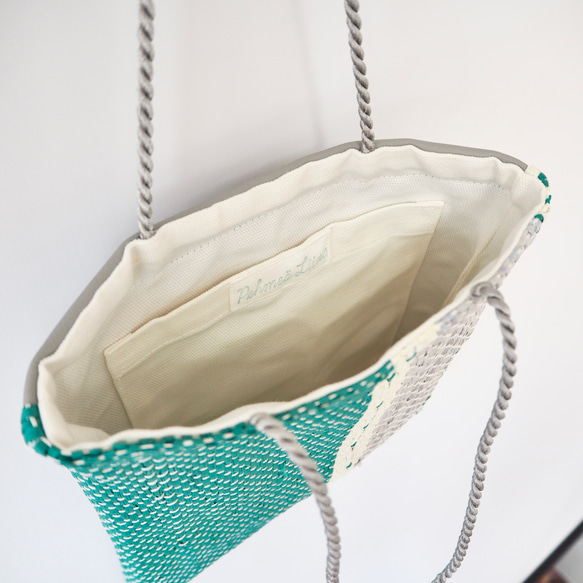 手織り生地から作ったフレッシュグリーンのサマートートバッグ 4枚目の画像
