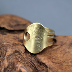 由復古鑰匙製成的戒指 | 美國 | 男士 | 字母 | 適合喜歡獨特配件的人 | 復古 | 黃銅 第5張的照片