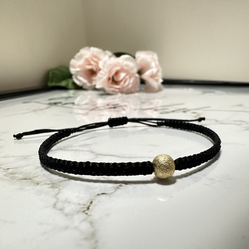 ミサンガ ブレスレット（ビーズ付き） 黒 平結び ブレスレット アカネ