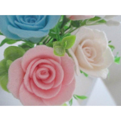 【ミニサイズ】パステルカラーのフェルトフラワーアレンジメント 薔薇 10枚目の画像