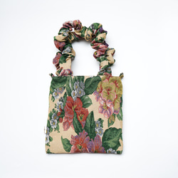 絵画のような美しい花柄ゴブランジャガード『くしゅくしゅトートバッグ』, ショルダーバッグ　ゴブラン織り 浴衣　着物 振袖 1枚目の画像