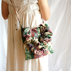 絵画のような美しい花柄ゴブランジャガード『くしゅくしゅトートバッグ』, ショルダーバッグ　ゴブラン織り 浴衣　着物 振袖 18枚目の画像
