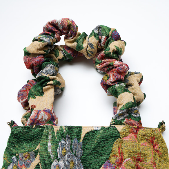 絵画のような美しい花柄ゴブランジャガード『くしゅくしゅトートバッグ』, ショルダーバッグ　ゴブラン織り 浴衣　着物 振袖 2枚目の画像