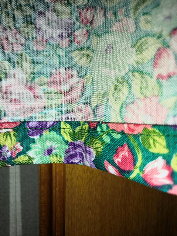 マカライトグリーンの花柄 ギャザースカート　綿100％　レトロ 4枚目の画像