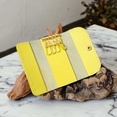 Salvatore Ferragamo イエローレザーキーケース Salvatore Ferragamo イエローレザーキーケース イエロー（黄色