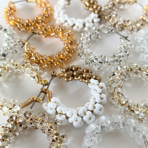 ガラスビーズのフープピアス・イヤリング クリア×アンティークゴールド