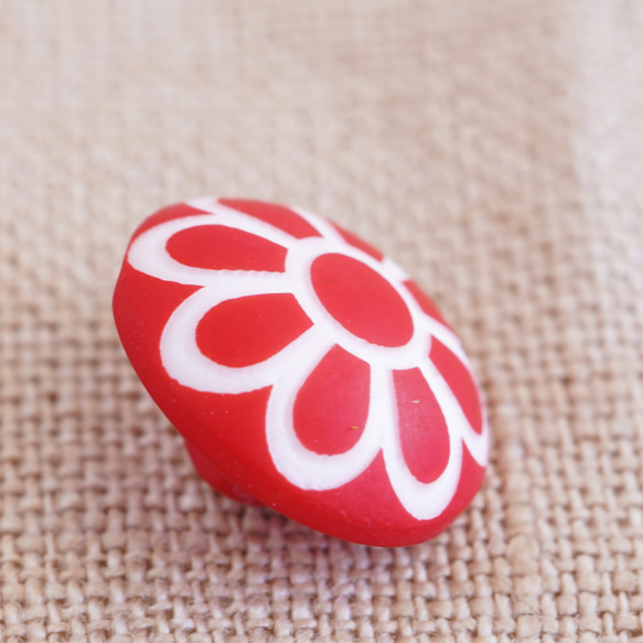 (3個) 丸い お花のボタン 12mm　赤　フランス製 2枚目の画像