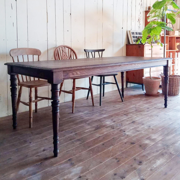 おしゃれなダイニングテーブルdecora 輸入住宅向けターンドレッグ  