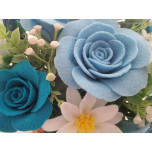青薔薇とマーガレットのブルーカラー フェルトフラワーアレンジメント
