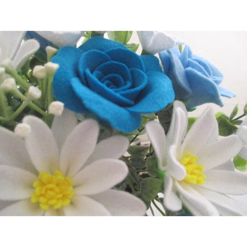 青薔薇とマーガレットのブルーカラー フェルトフラワーアレンジメント