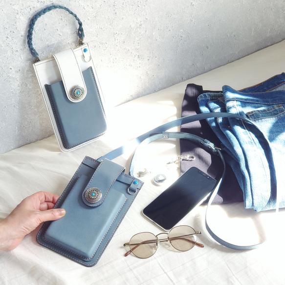 《特集掲載》【くすみブルー革】スマホポシェット・飾りカシメ付【縦型・肩紐長さ調整可・2way】※袋ラッピング無料 7枚目の画像