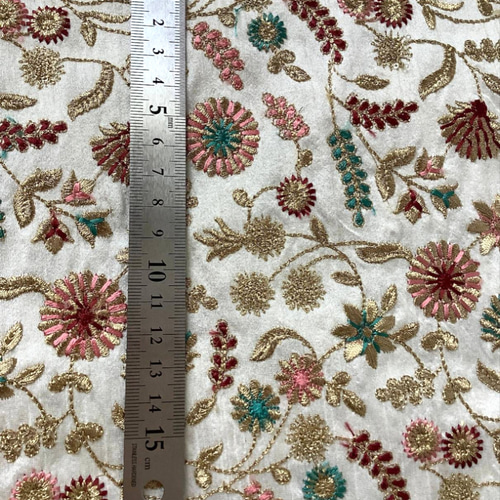 インド刺繍布 シルク混 55㎝x48㎝ 生地 Yuj.india 通販