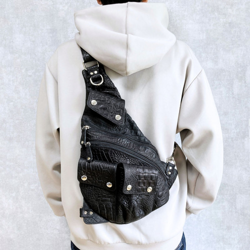 ブラックワンショルダーバッグ スカル 美品］トーマスワイルド