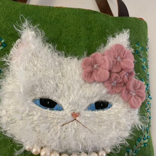 白猫さん刺繍 羊毛フェルト生地のバッグ ハンドバッグ はなひなこ 通販