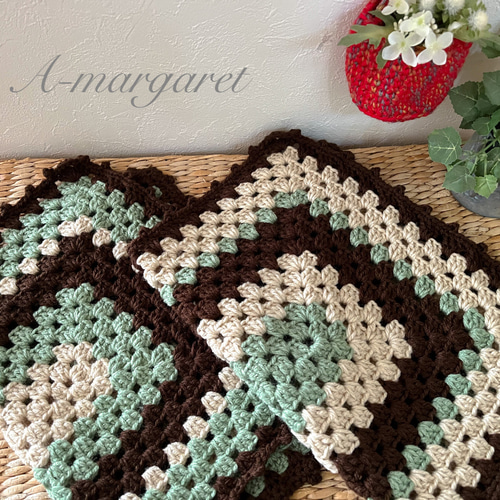 レトロカラーの手編みランチョンマット その他インテリア雑貨 A