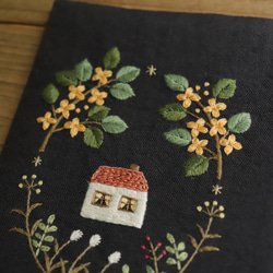 手刺繍のブックカバー『金木犀の咲く頃』【受注制作】 2枚目の画像