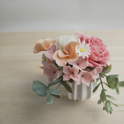 粘土の花 バラとスイートピーのピンク系ミニフラワーアレンジメント