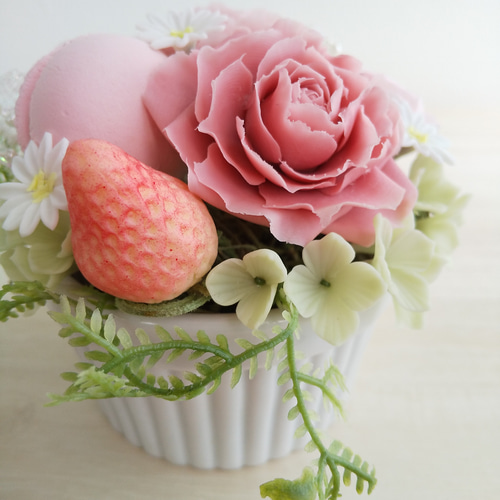 粘土の花 かわいいスイーツピンクのバラフラワーアレンジメント 樹脂