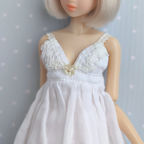 936【momokoDOLL アウトフィット】白のガーゼのキャミワンピース 
