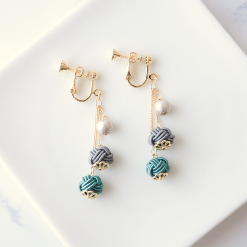 再々販】水引の玉鈴イヤリング〔青碧×濃灰〕／全4色／ピアス