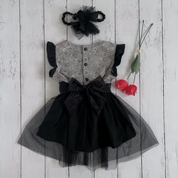 《SALE》 ブラック ♡ 花柄 ♡ グレー ♡ チュールワンピース ♡ ベビー服 ♡子供服 ♡ 80〜90センチ 4枚目の画像