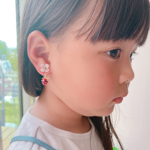 再販31回】 イチゴイヤリング キッズイヤリング キラキラ kids