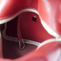 NUME-RED・キューブポシェット◎２WAY機能・内装キーホルダー付き：ポケット機能充実しています。全5色★ 8枚目の画像