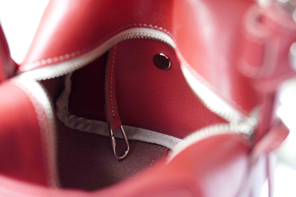 NUME-RED・キューブポシェット◎２WAY機能・内装キーホルダー付き：ポケット機能充実しています。全5色★ 8枚目の画像