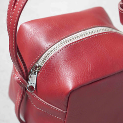 NUME-RED・キューブポシェット◎２WAY機能・内装キーホルダー付き：ポケット機能充実しています。全5色★ 4枚目の画像