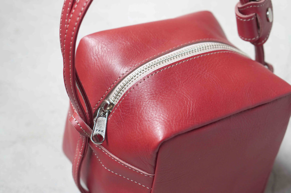 NUME-RED・キューブポシェット◎２WAY機能・内装キーホルダー付き：ポケット機能充実しています。全5色★ 4枚目の画像