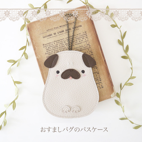 受注制作］おすましパグのパスケース パスケース・定期入れ sentiment