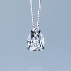 ペアシェイプダイヤモンドのネックレス JE01375 3枚目の画像