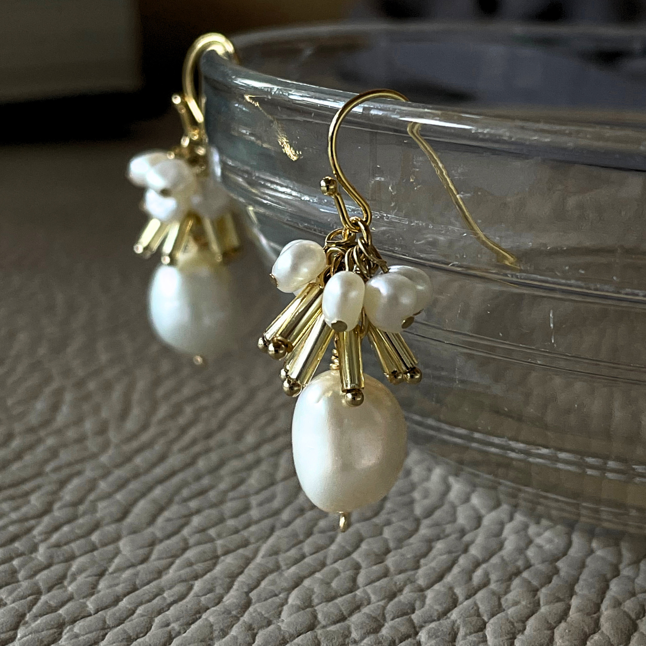 再入荷！【ピアス /イヤリング ホワイト】バロックパールとガラスビーズピアス