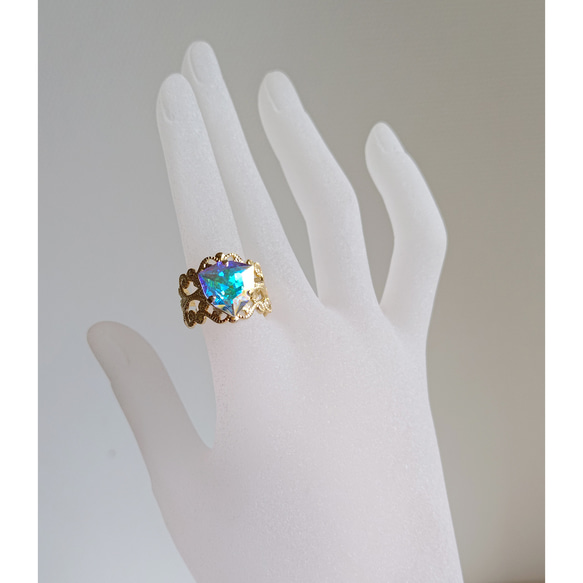 Trillian 高品質水晶夢幻戒指，閃耀極光色｜三角大寬均碼公主 第6張的照片