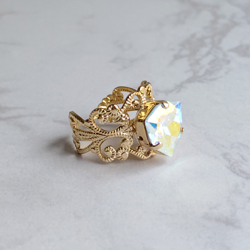 オーロラ色に輝く トリリアント 高品質クリスタル ファンタジー調