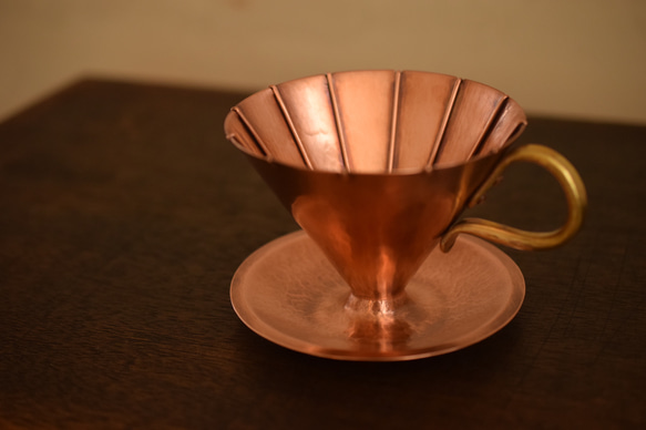 銅のコーヒードリッパー　リブ付き(円錐型・1〜2杯用)  ※受注品 1枚目の画像