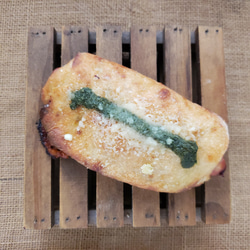 バジルソースと粗挽きウインナーのチーズフランス 1枚目の画像
