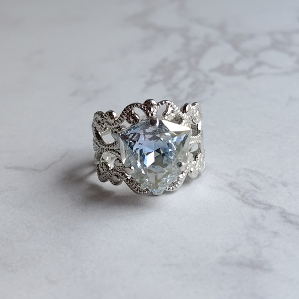 銀色色調 | 華麗高品質水晶夢幻戒指 | 三角形大寬哥德式 第3張的照片