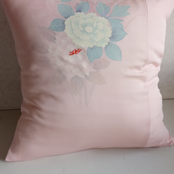 2288サーモンピンクに豪華刺繍の袋帯リメイク 正絹クッションカバー2個セット