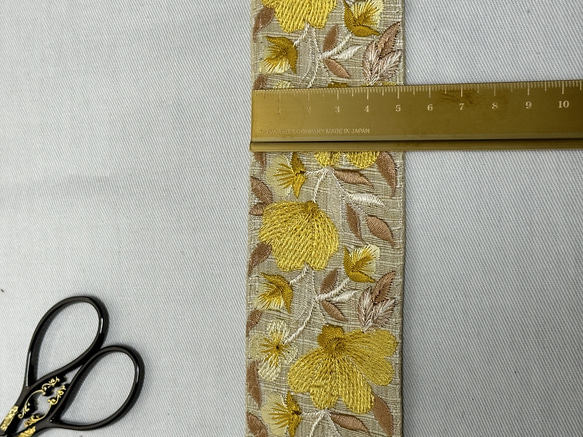 インド刺繡リボン  幅50mm  25cm～  イエロー 3枚目の画像
