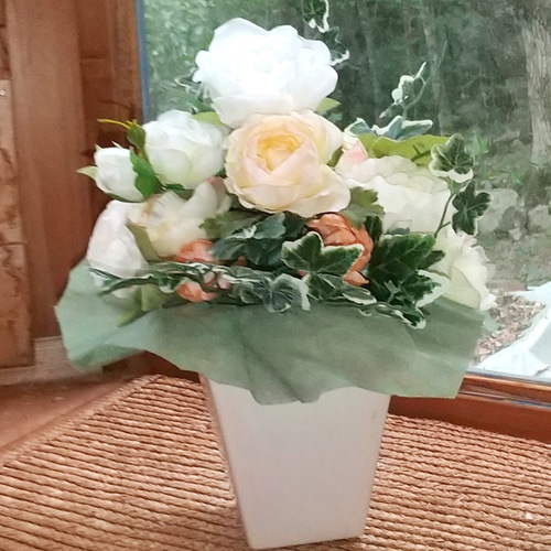 アーティシャルフラワー　アレンジ　白　ホワイト　造花 アーティフィシャルフラワー・アレンジメント（ホワイト） by ARITAKA