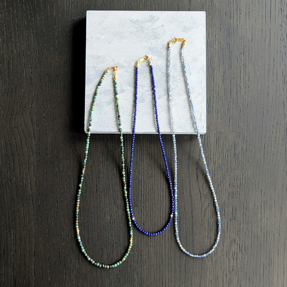 秋冬的濃鬱藍色 ◆ 銀金戀人，青金石與托帕石超長項鍊，醫用不鏽鋼，秋季限量版 第18張的照片