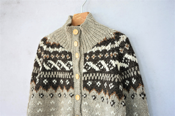 ★SALE【即納可】ウール・ノルディック柄・ハイネックカーディガン（N-430084-グレー）・ペルーニット 