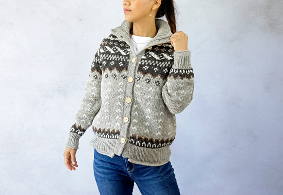 ★SALE【即納可】ウール・ノルディック柄・ハイネックカーディガン（N-430084-グレー）・ペルーニット 