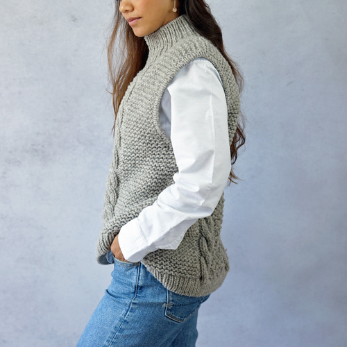 ☆SALE【即納可】ローゲージウール・ハイネックケーブル編みベスト（NP